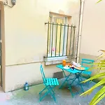 Cocon Versaillais à deux pas du châteaux